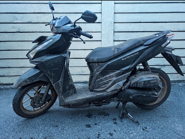 Typical low-quality rental scooter photo